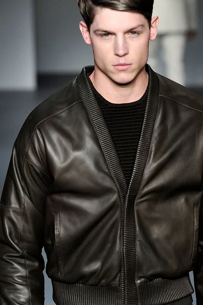 Look 18